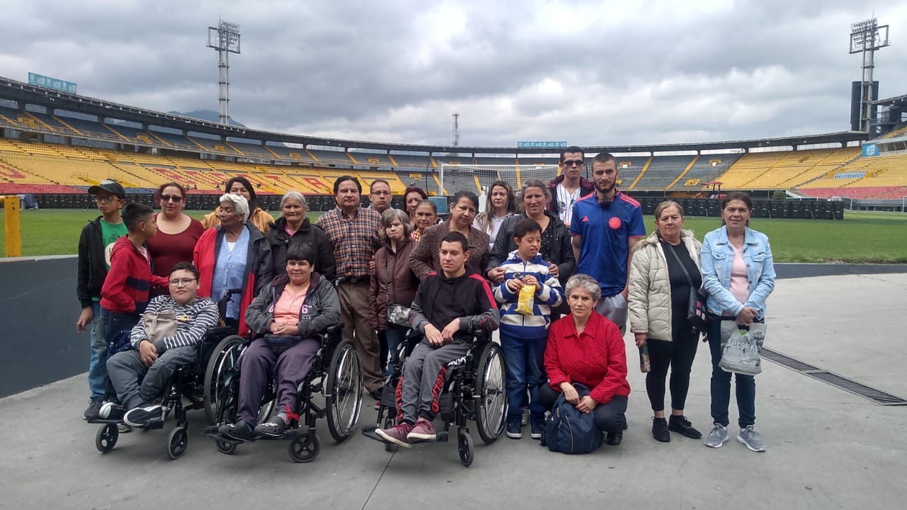 foto de personas mayores en el campin