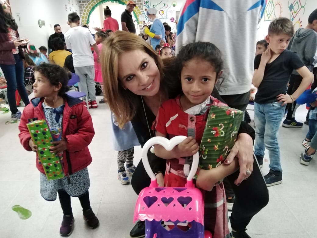 foto de secretaria con niña