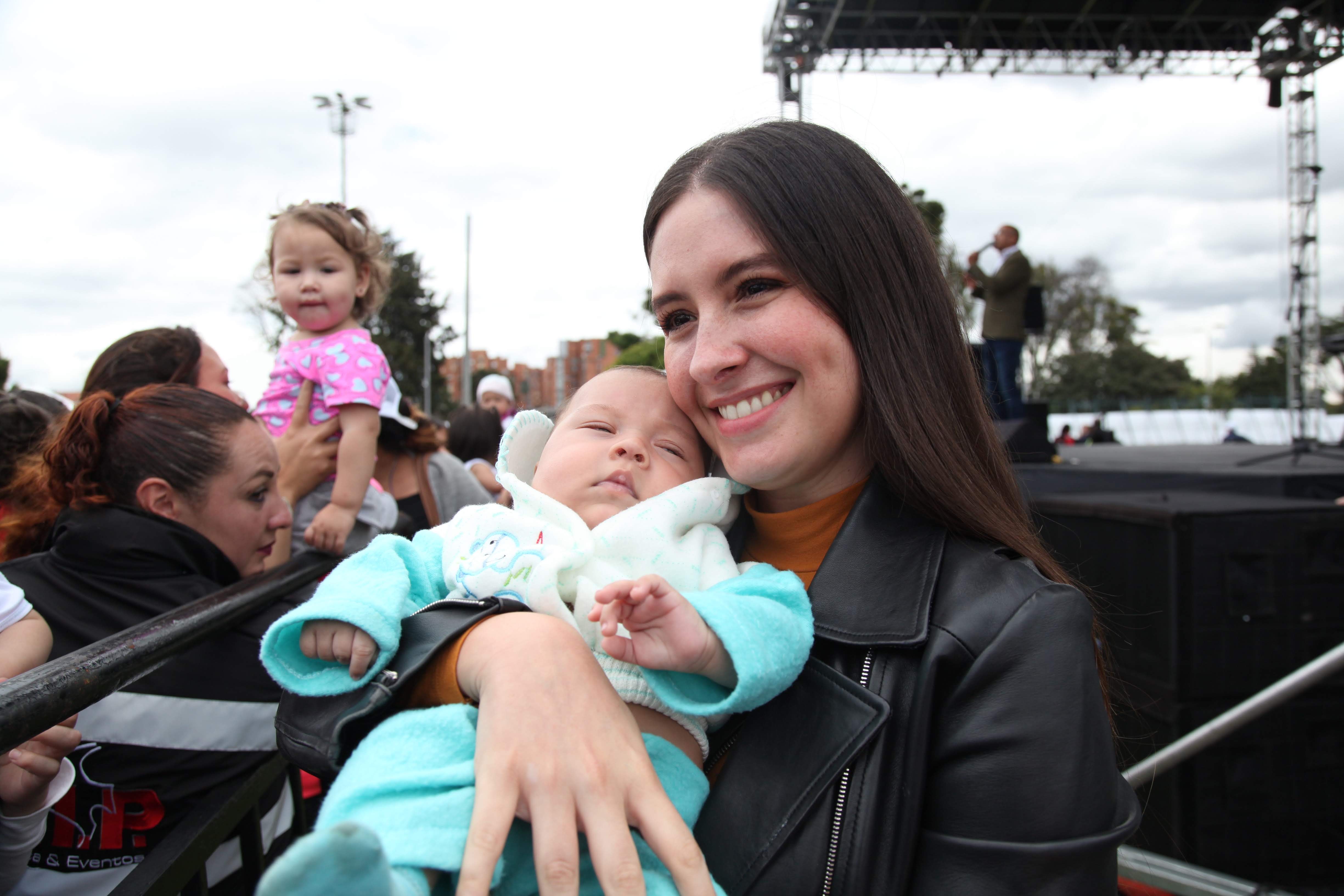 foto de taliana con su hijo