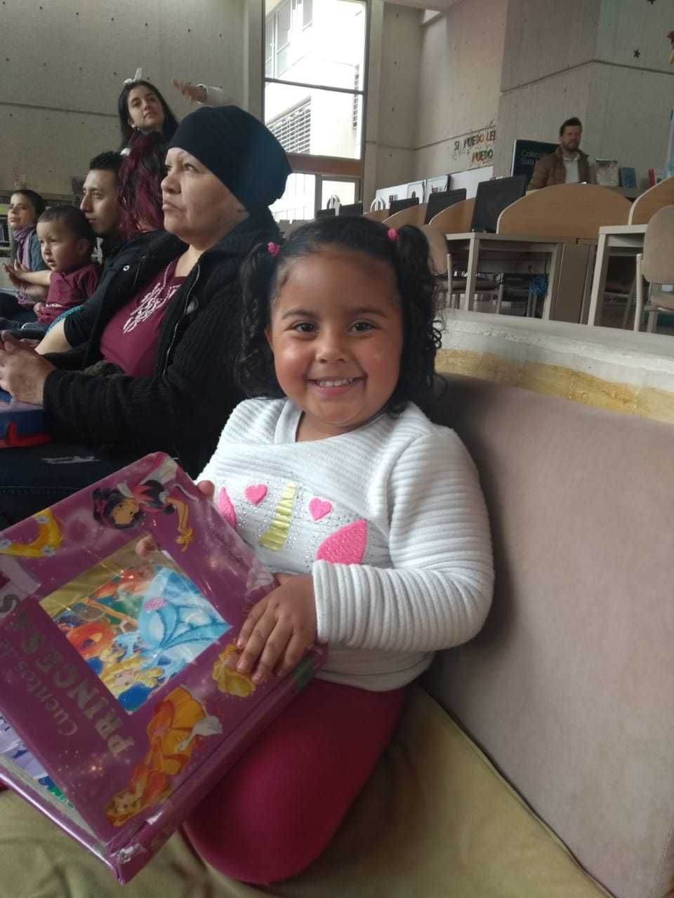 foto de niña sonriendo