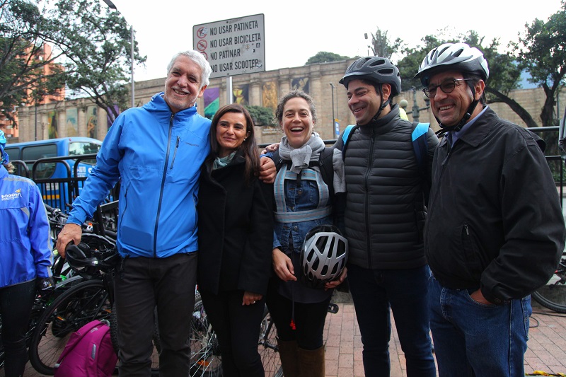 foto de alcalde y secretarios
