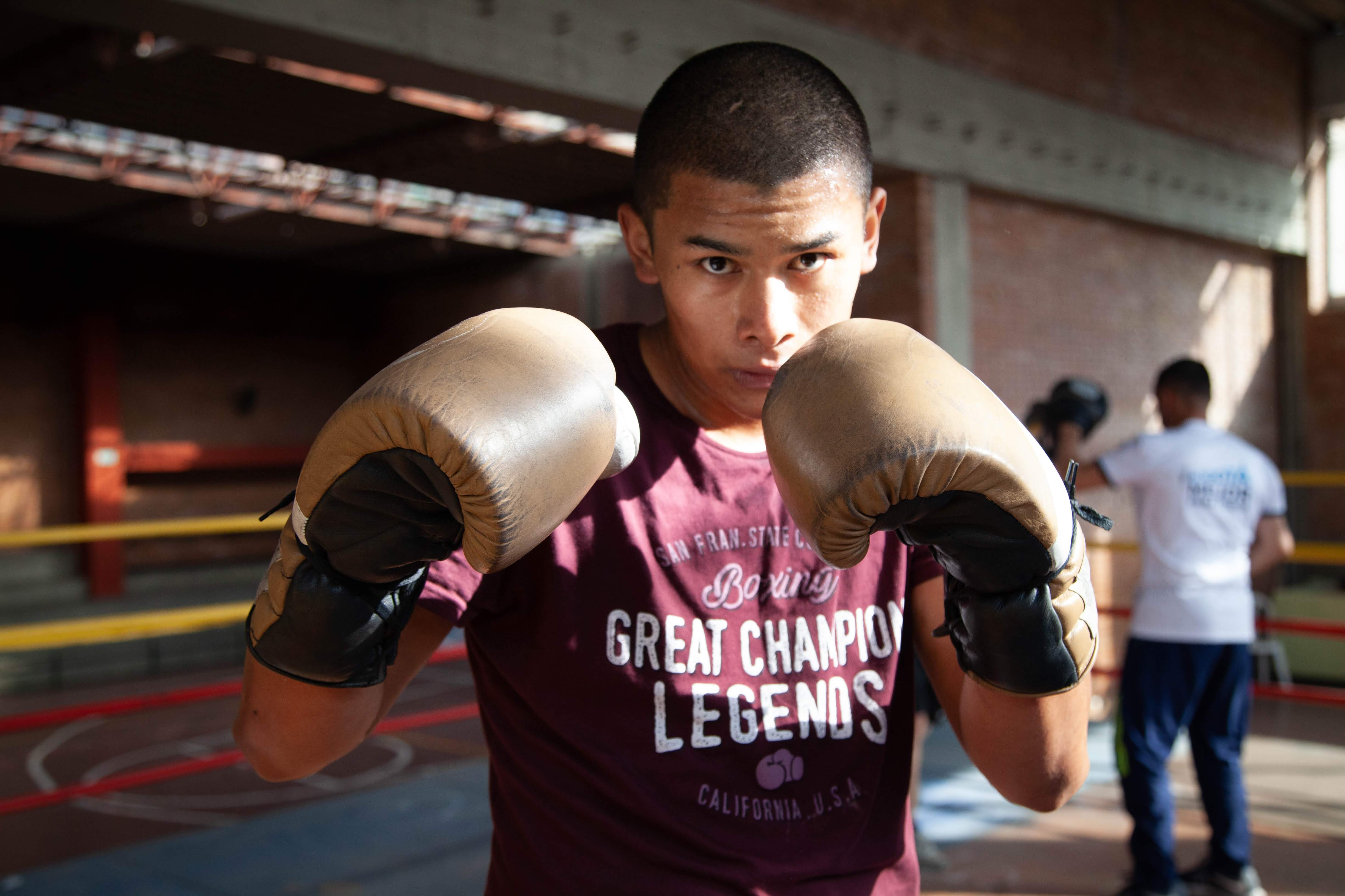 foto de joven boxeador