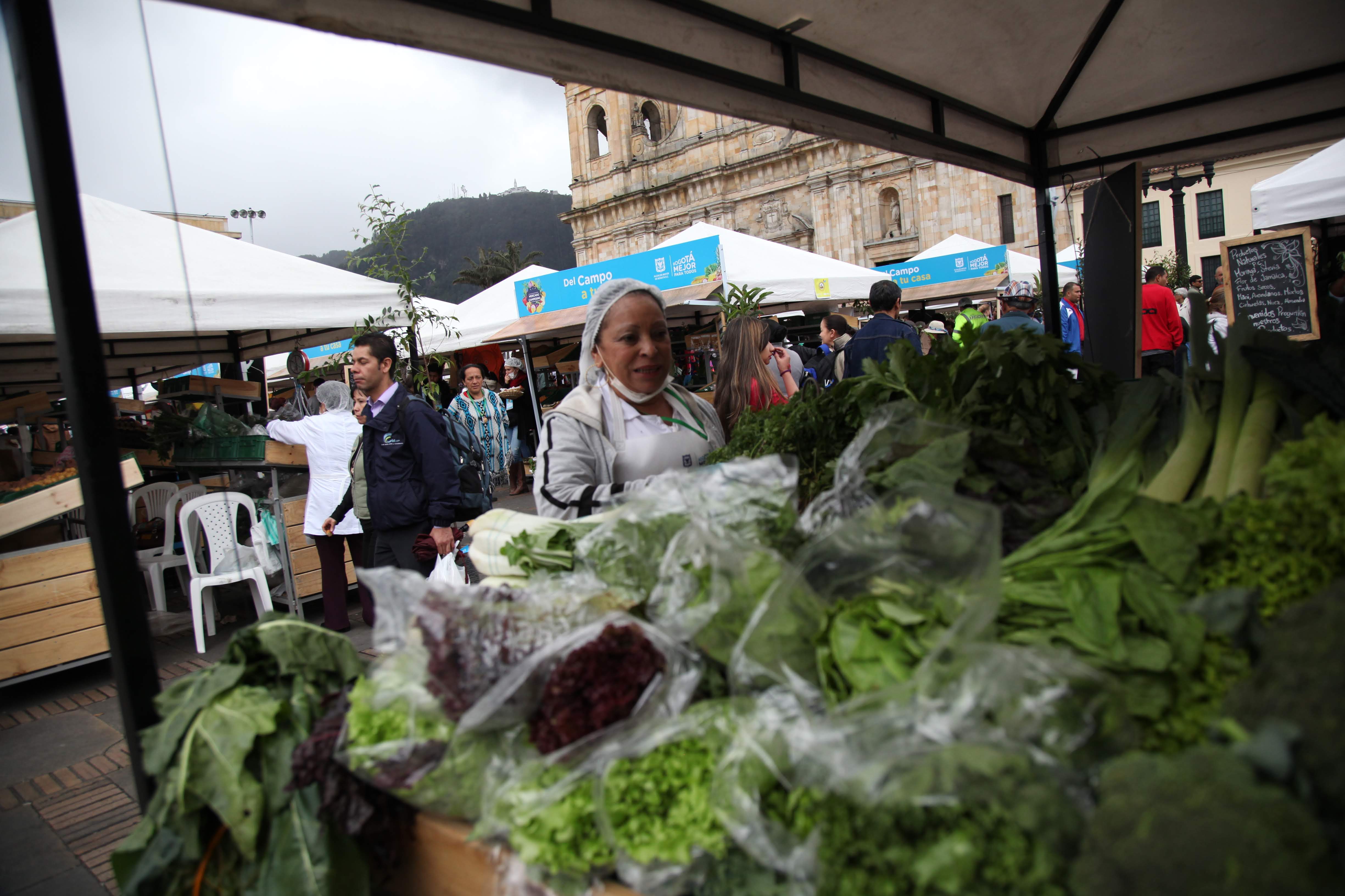 foto de mujer vendiendo mercado