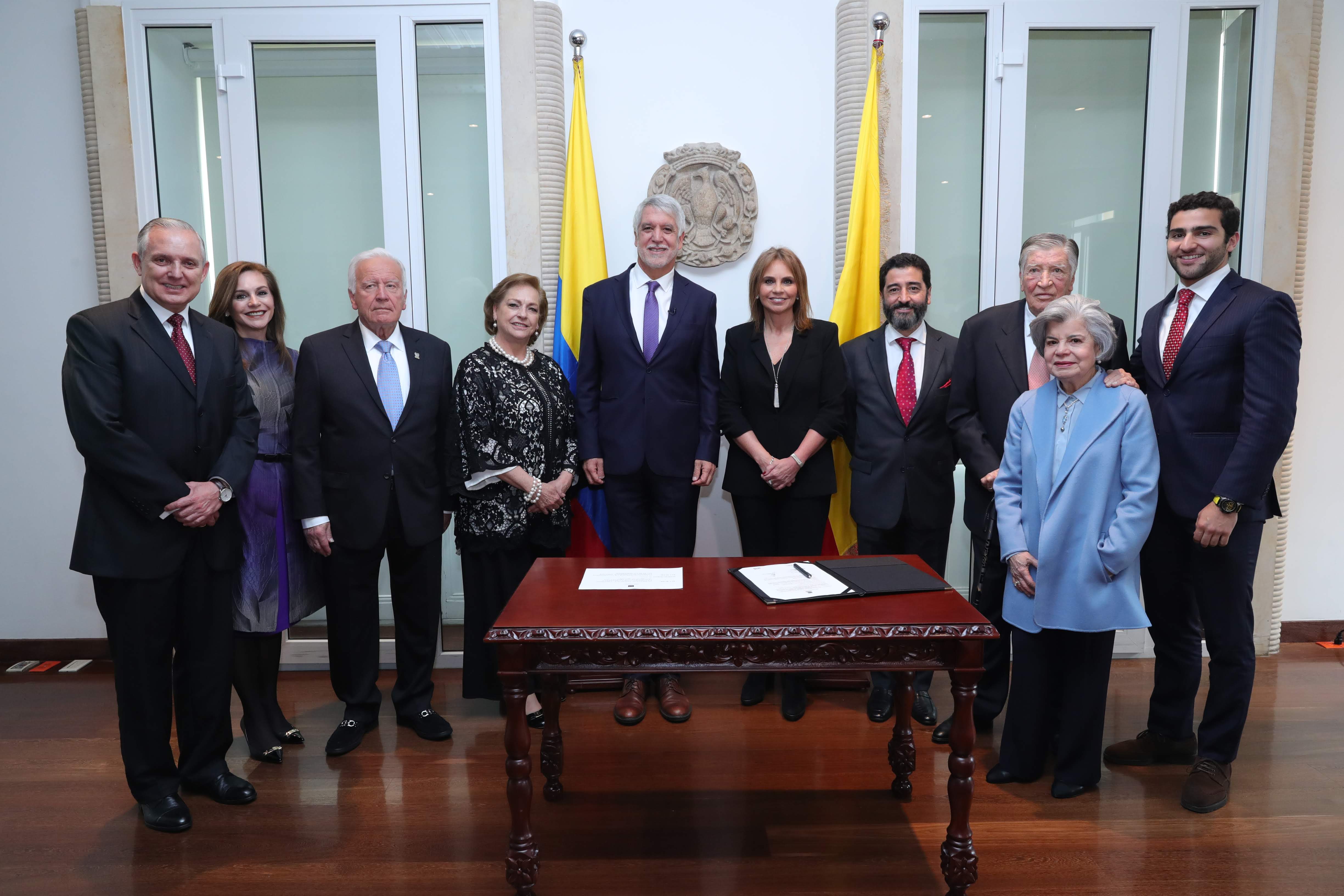 foto de posesión secretaria gladys 4