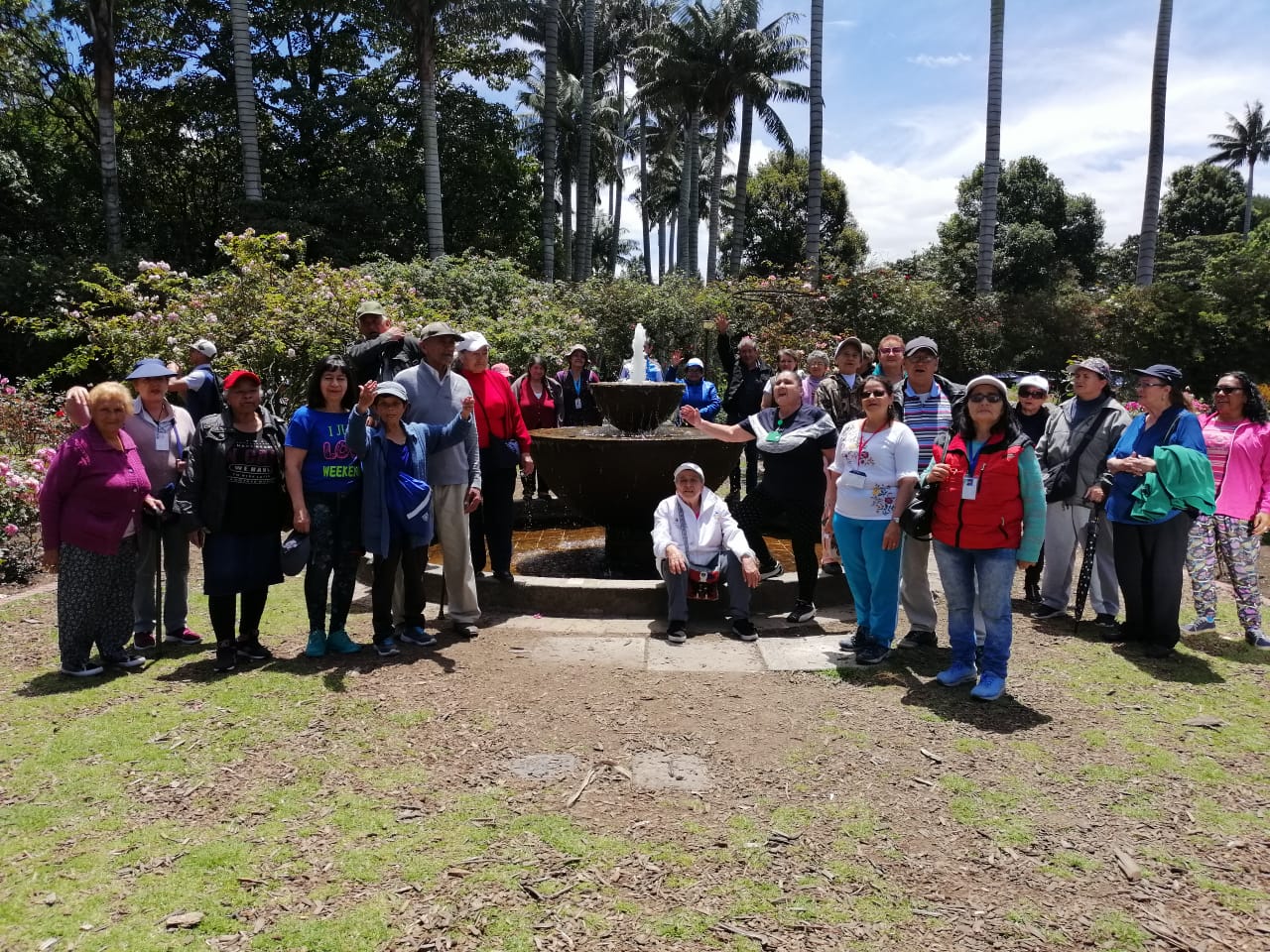 foto de personas mayores en parque