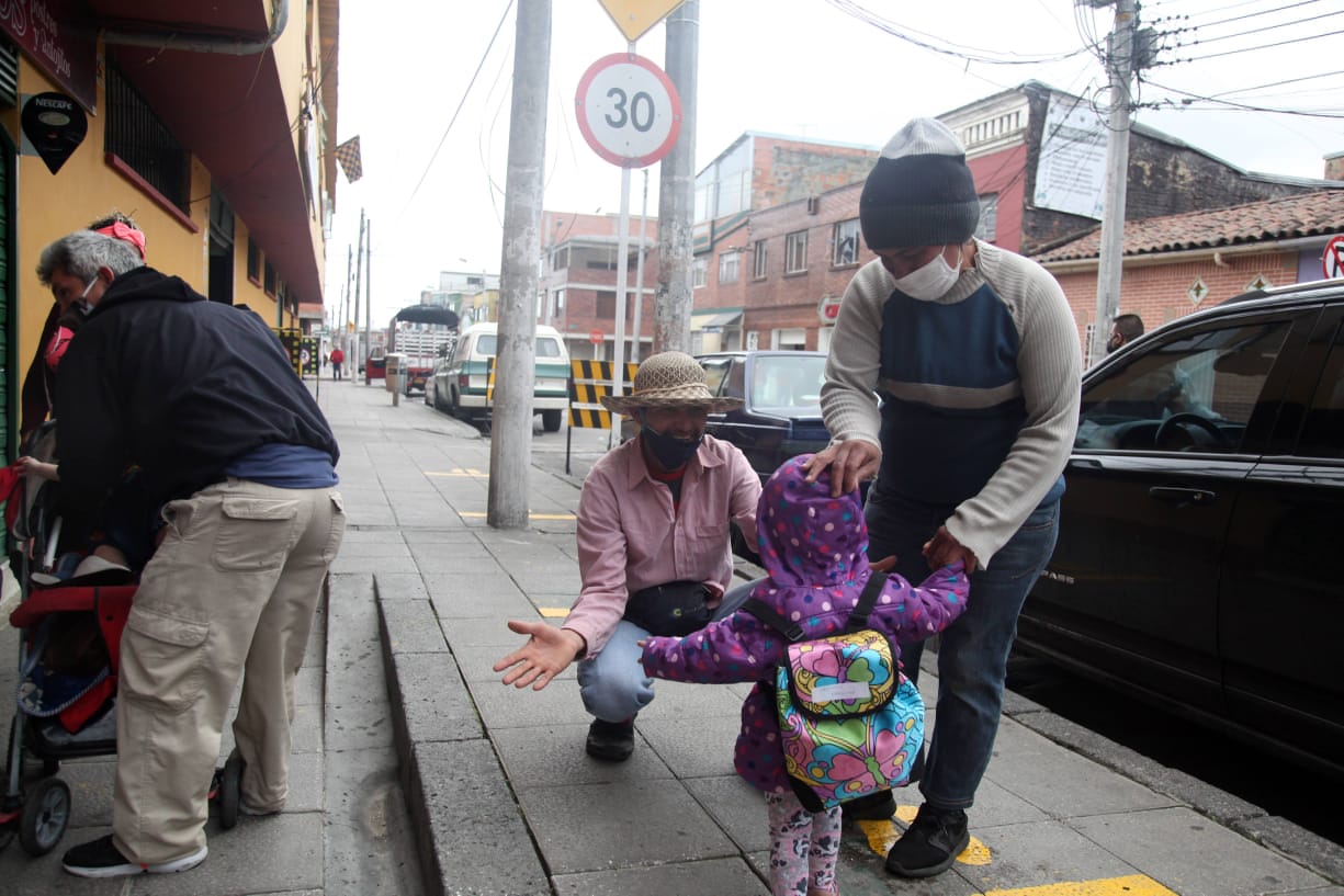 foto de padre abrazando a su hija