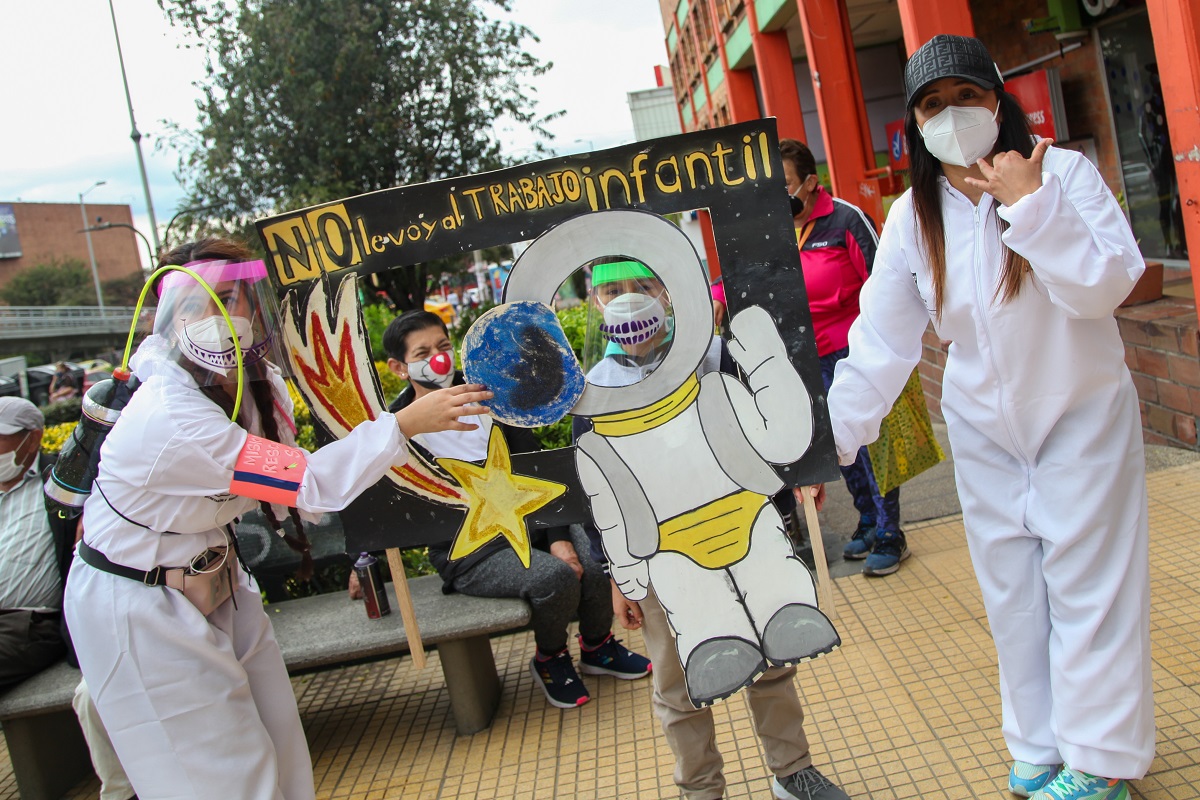 foto de campaña contra el trabajo infantil