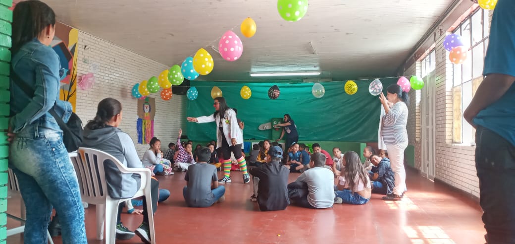 foto de profes enseñando
