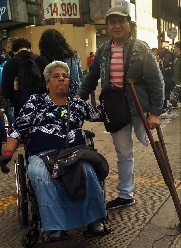 foto de hector con su amiga