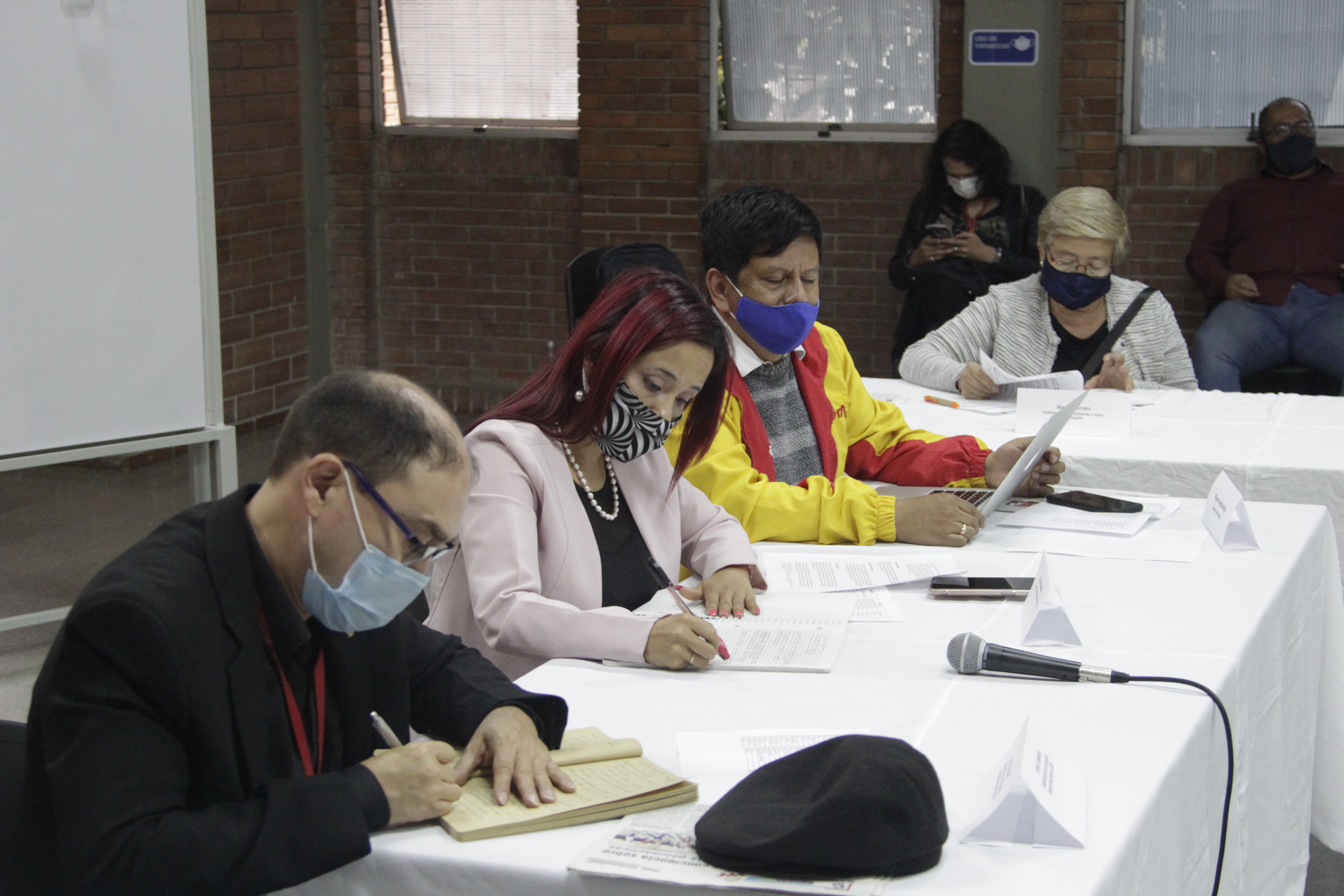 foto de secretaria y directivos