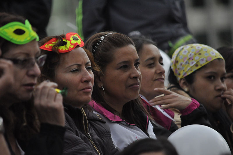 mujeres encendieron la llama de la paz 2