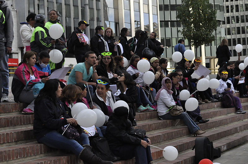 mujeres encendieron la llama de la paz 3